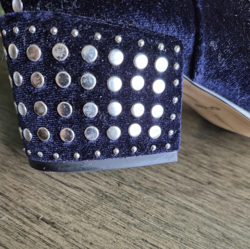 🔥 Stunning Royal Blue Velvet Studded Ankle Boots - Chic & Unique! Block Heels - Picture 7 of 11